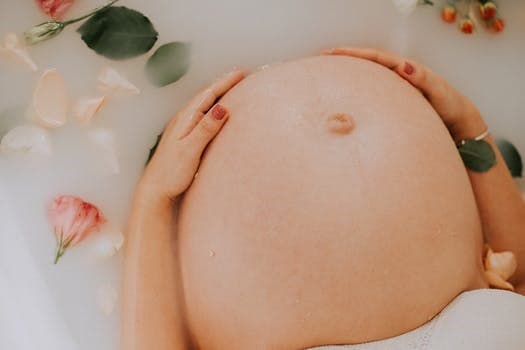 pregnant woman bath
