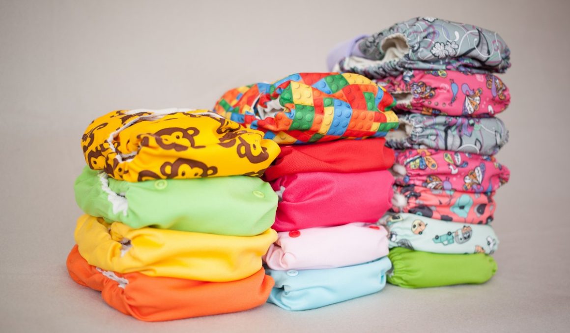9 Pros and Cons of Cloth Diapers (Here's Why It's Worth It)