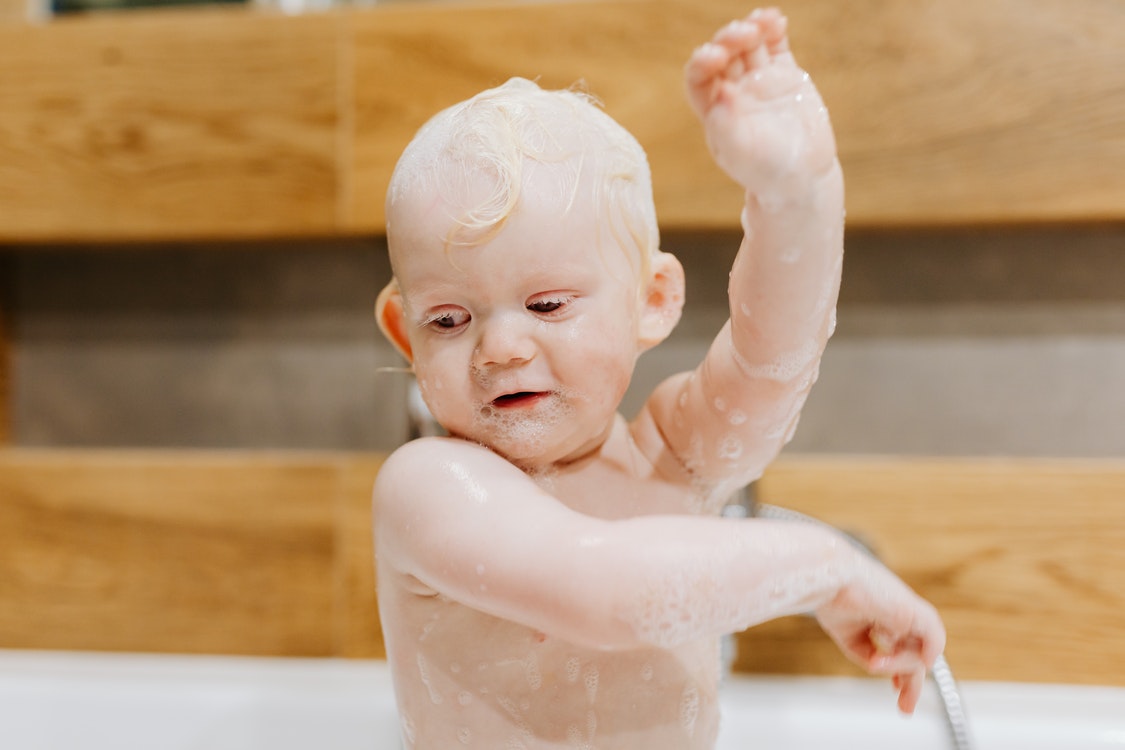 baby soap bath