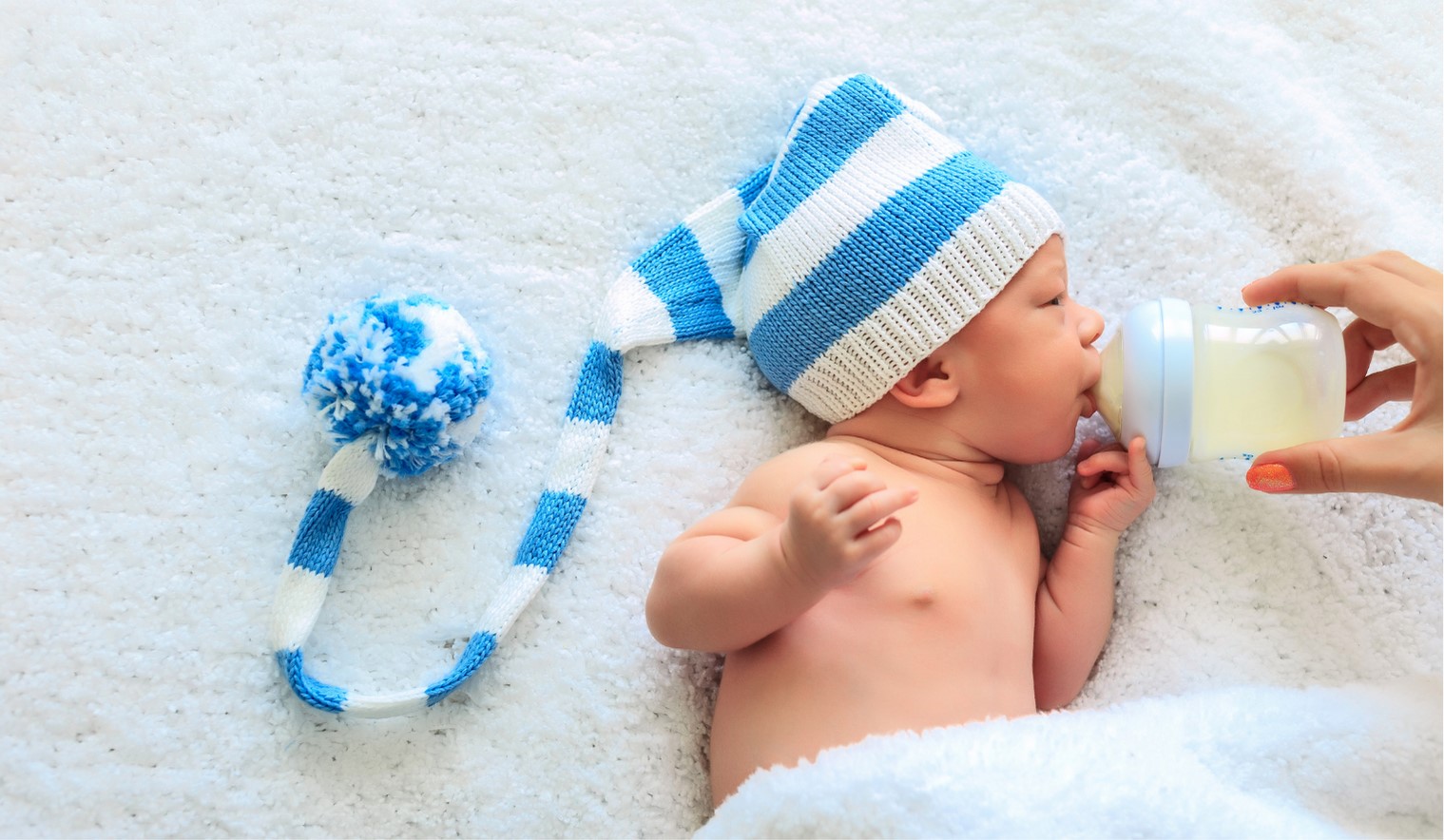 baby with hat