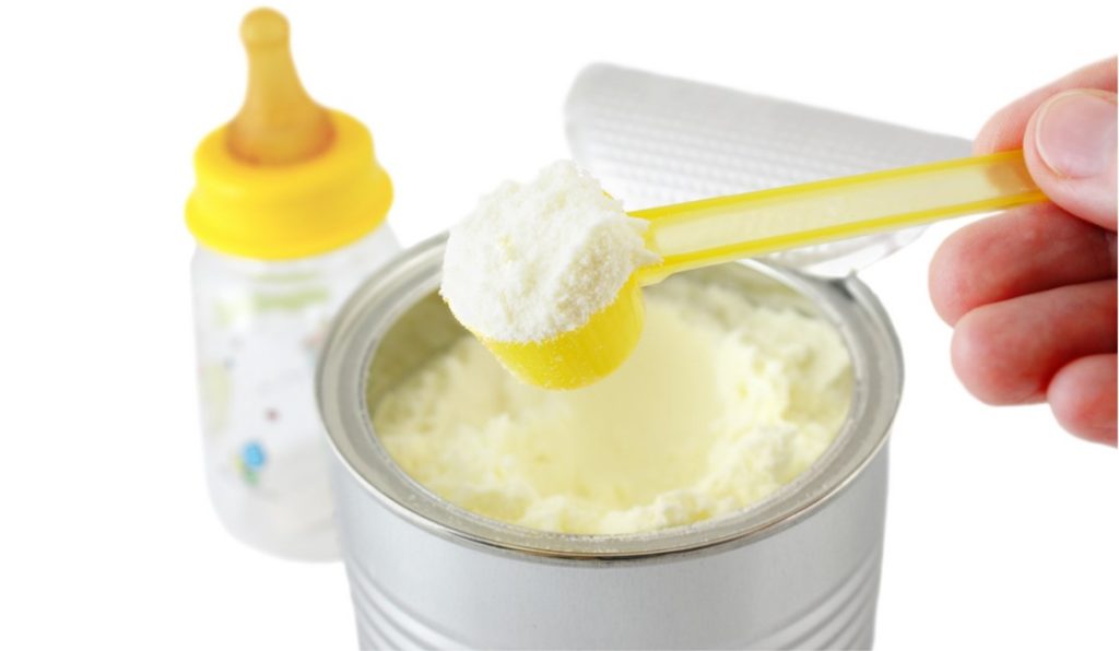 How To Tell If Powdered Formula Is Bad? (4 Distinct Signs)