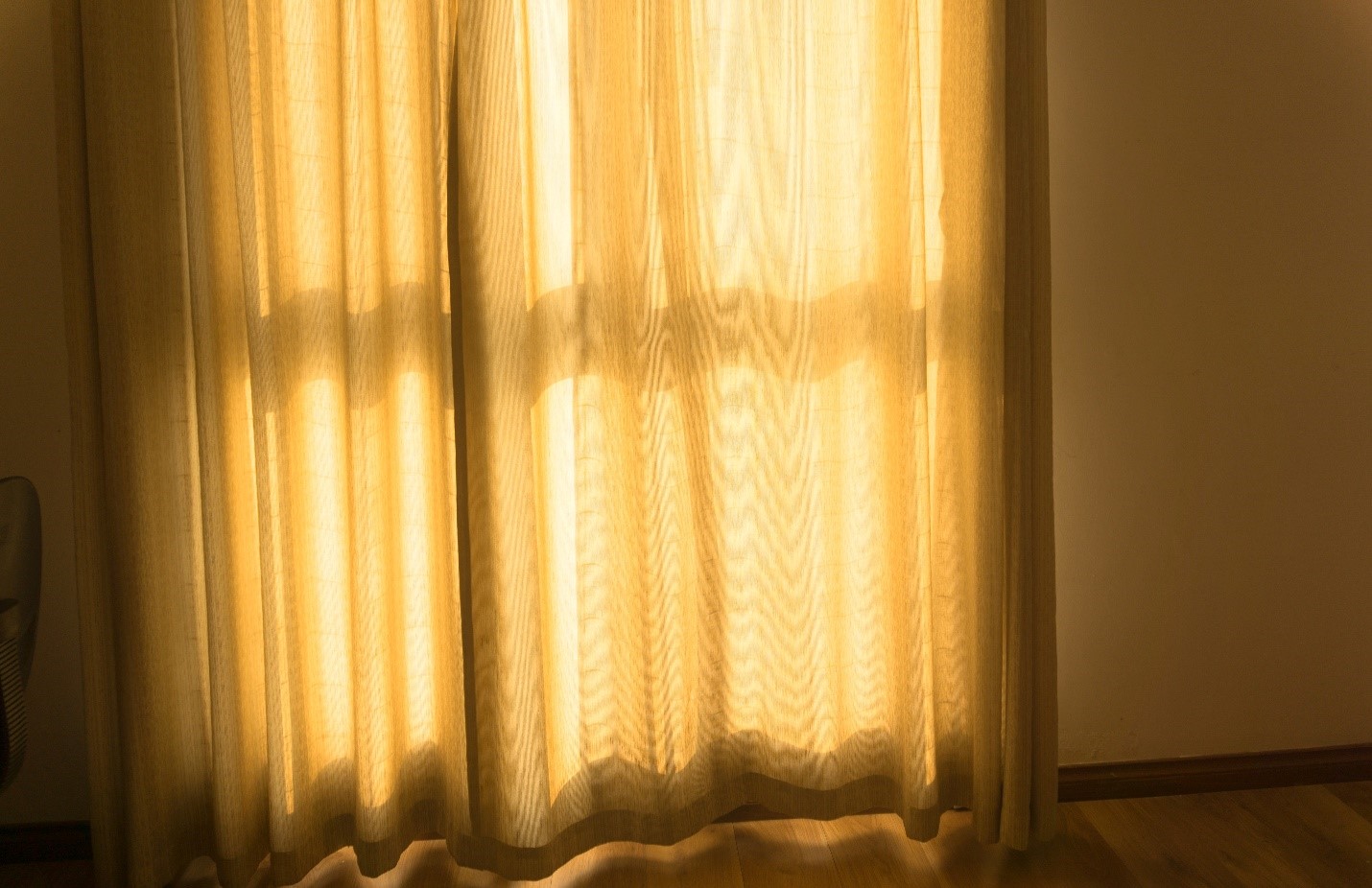 curtain sunlight