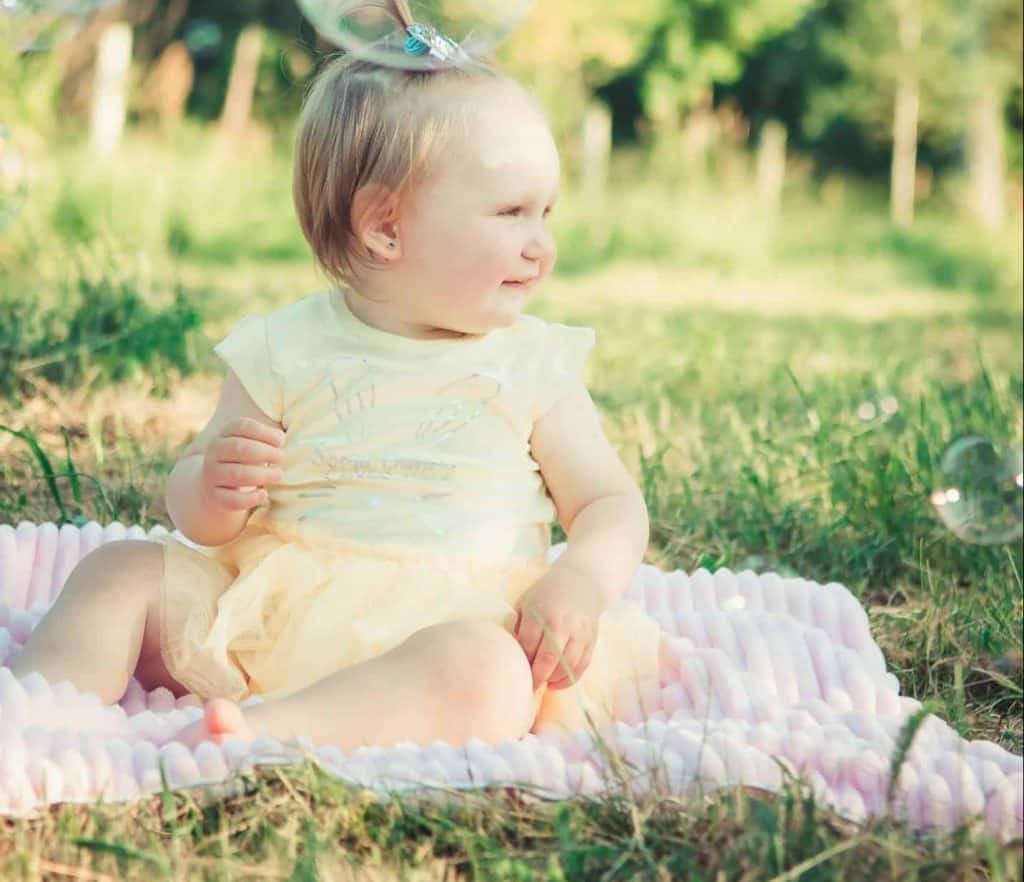 How Many Receiving Blankets Do I Need? 3 Factors to Estimate