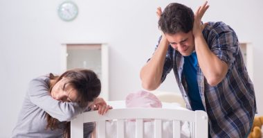 dad cant stand baby's crying