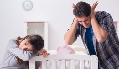 dad cant stand baby's crying