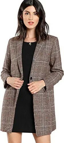 woman wearing patterned blazer