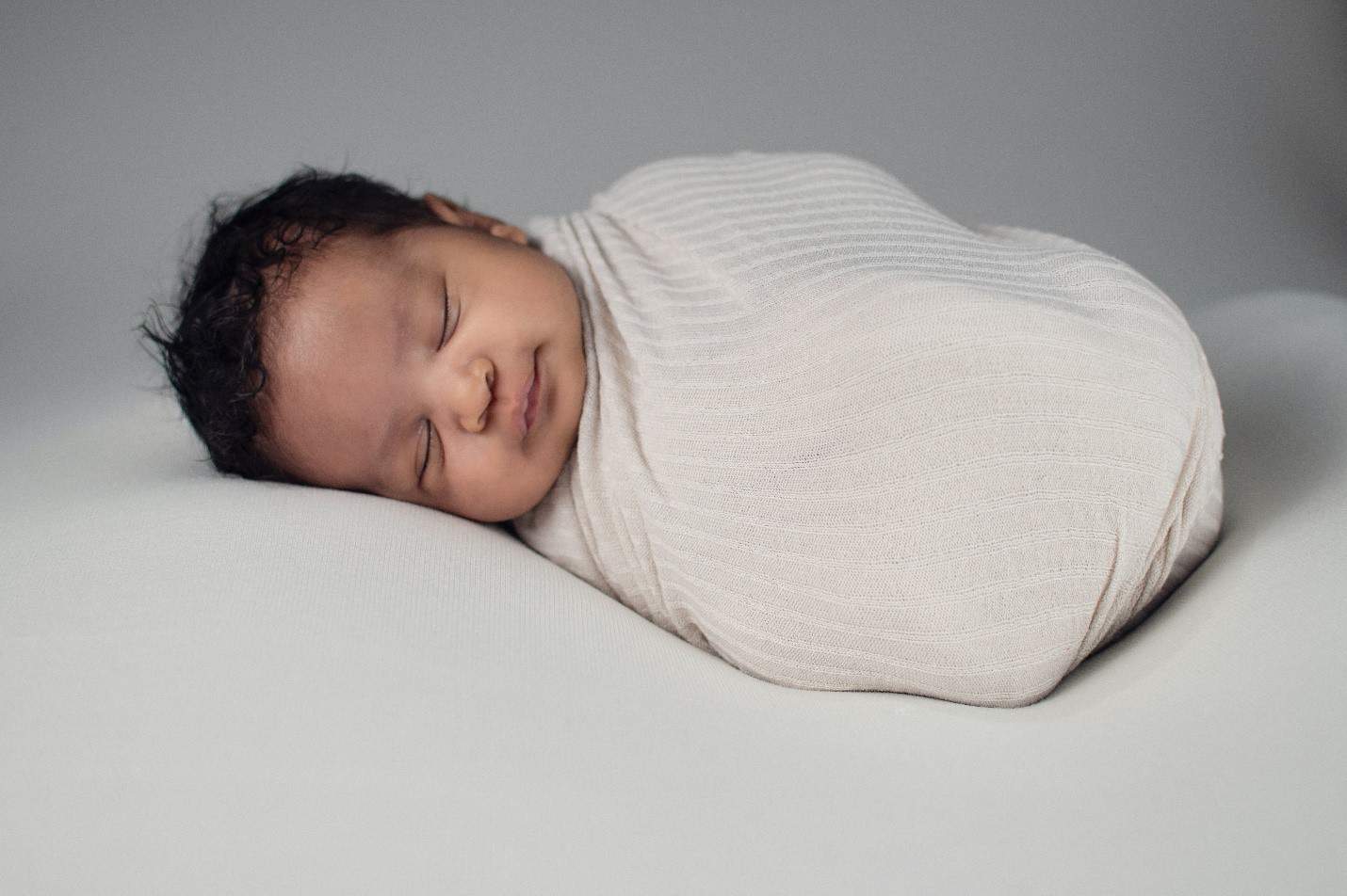 How Many Swaddles Do I Need? (5 Factors to Consider)