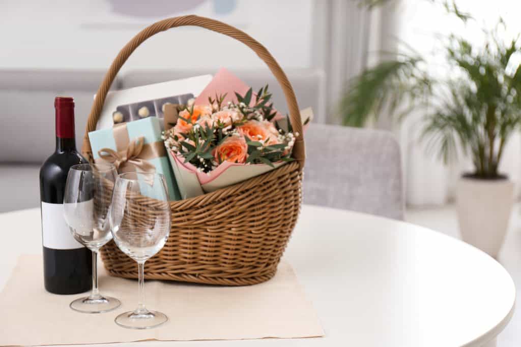 basket gift and wine