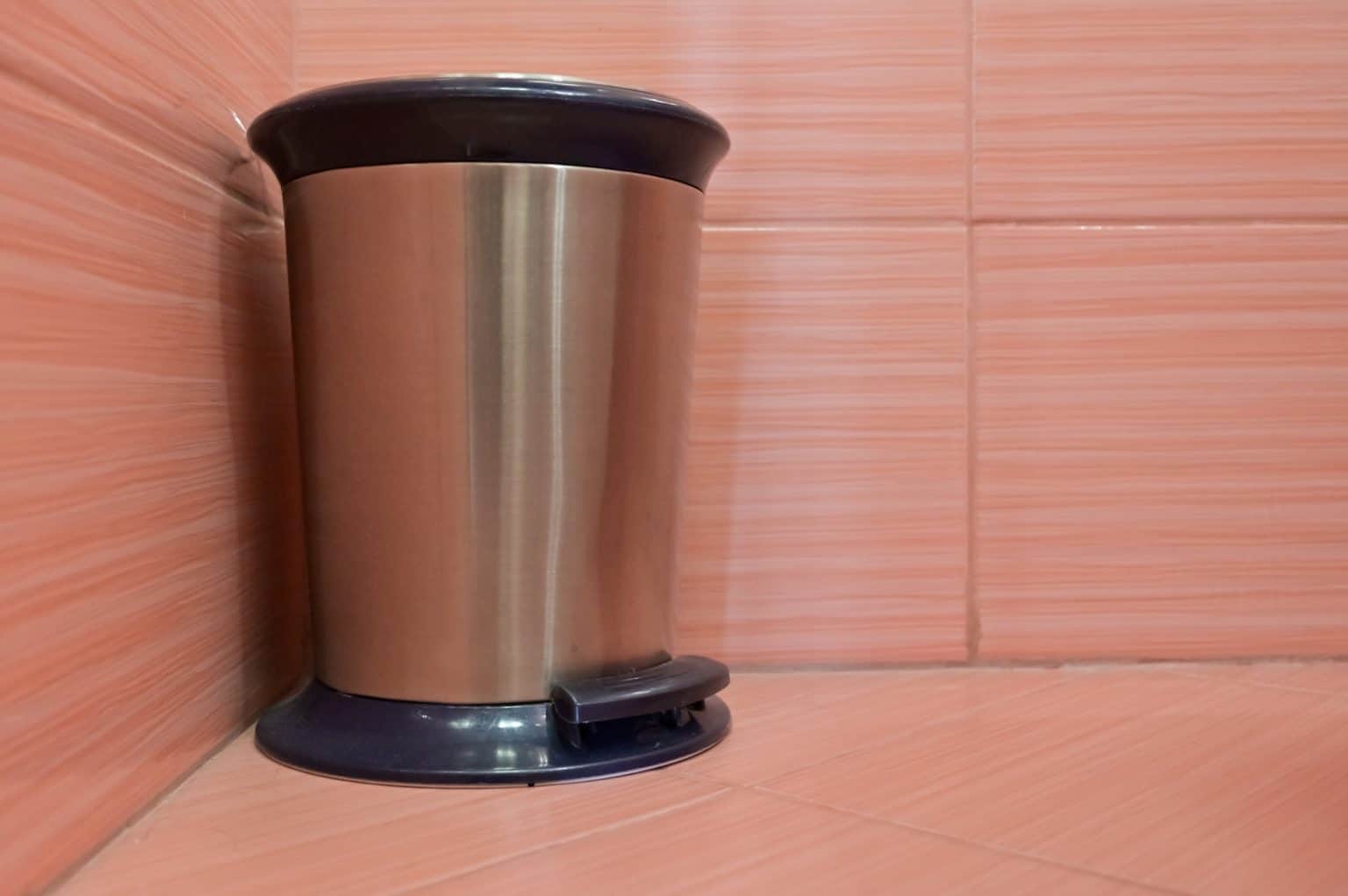 Is a Diaper Pail Necessary? 5 Things to Consider