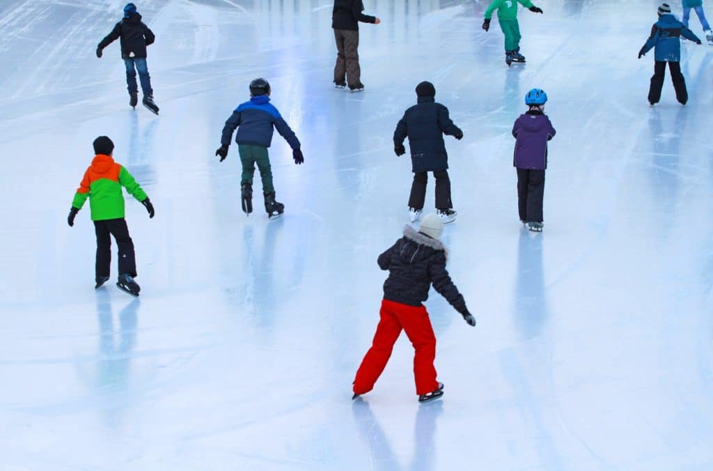 kids ice skating