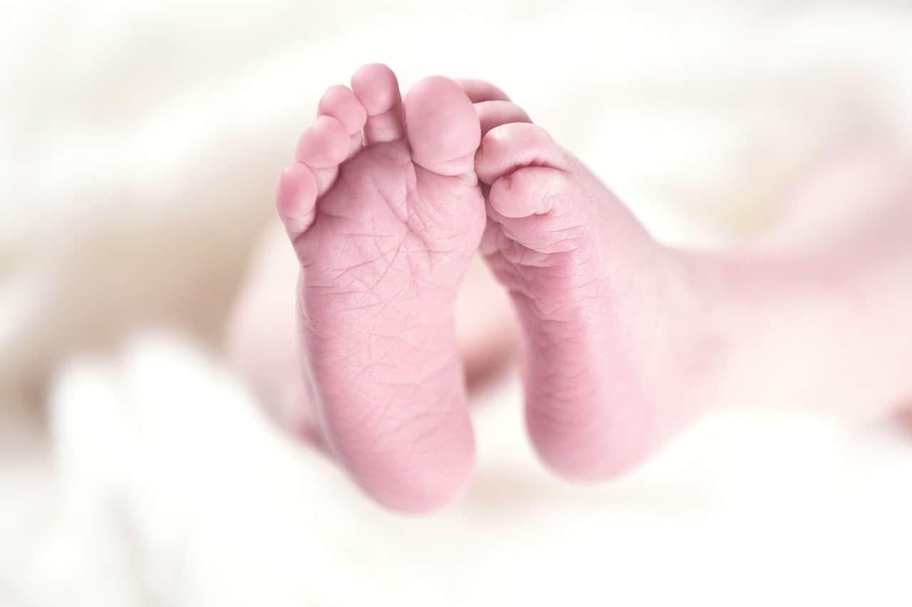 newborn baby feet