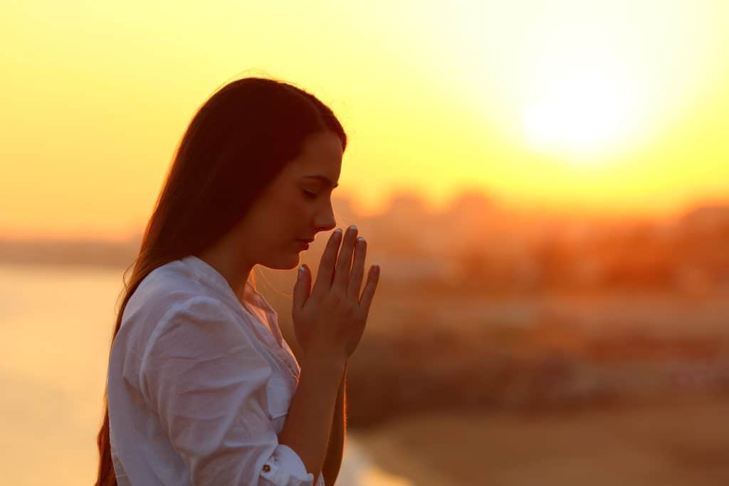 woman praying