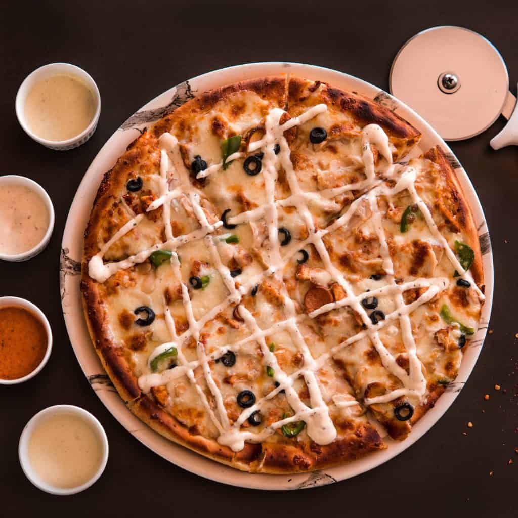 pizza with ranch dressing