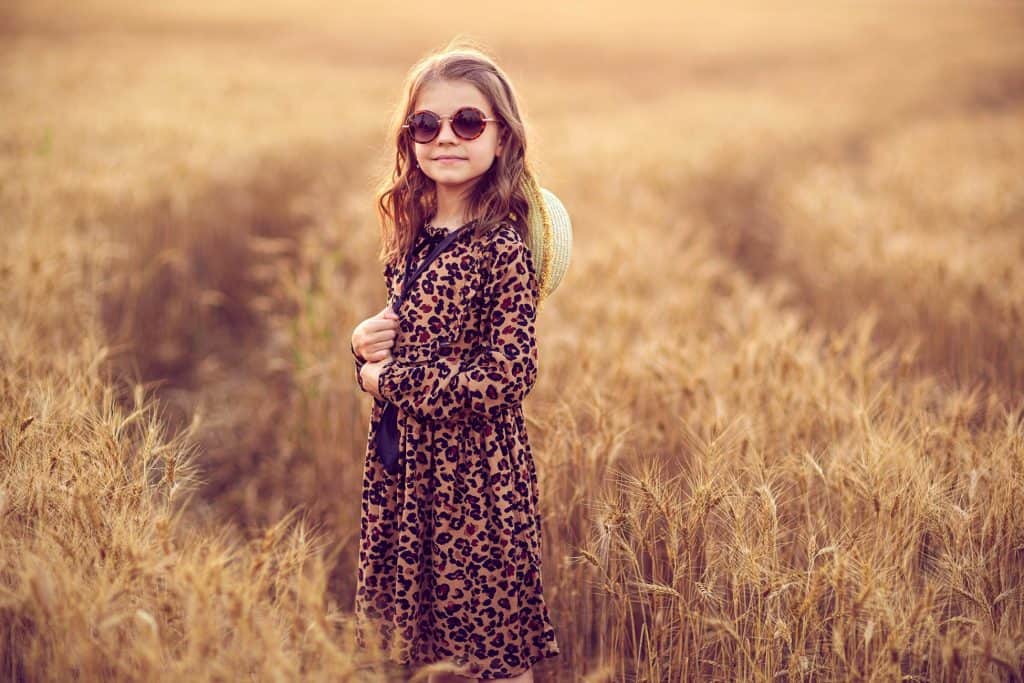 girl with sunglasses