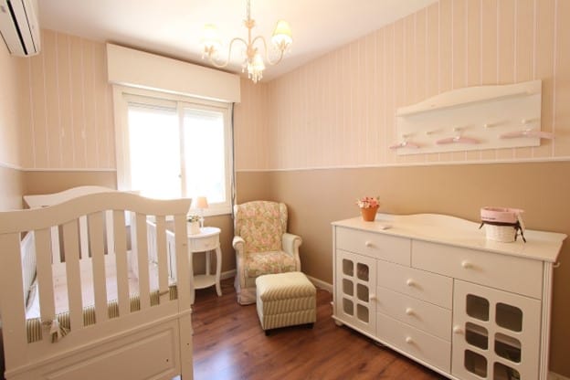 baby crib