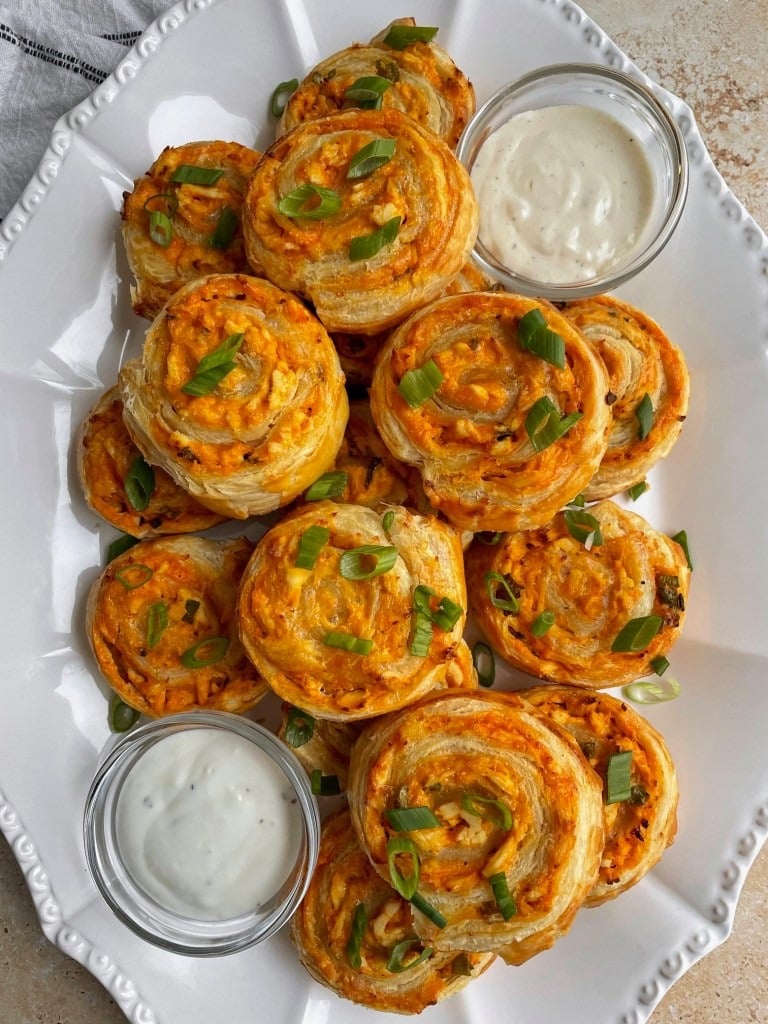 buffalo-chicken-pinwheels-with-puff-pastry Buffalo Chicken Pinwheels with Spicy Wing Sauce