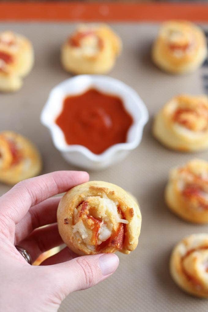 pizza-pinwheels Mini Pizza Pinwheels with Tomato Sauce