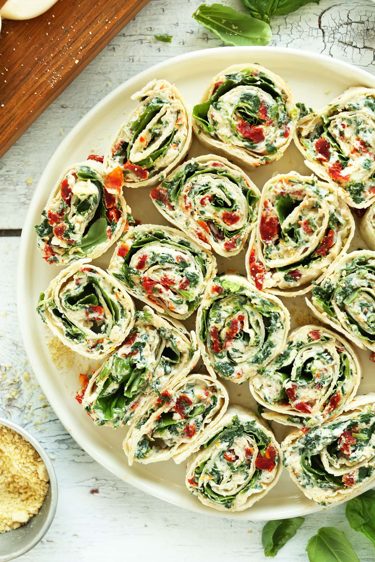 sun-dried-tomato-and-basil-pinwheels Tomato Basil Pinwheels with Spinach and Sun-Dried Tomatoes