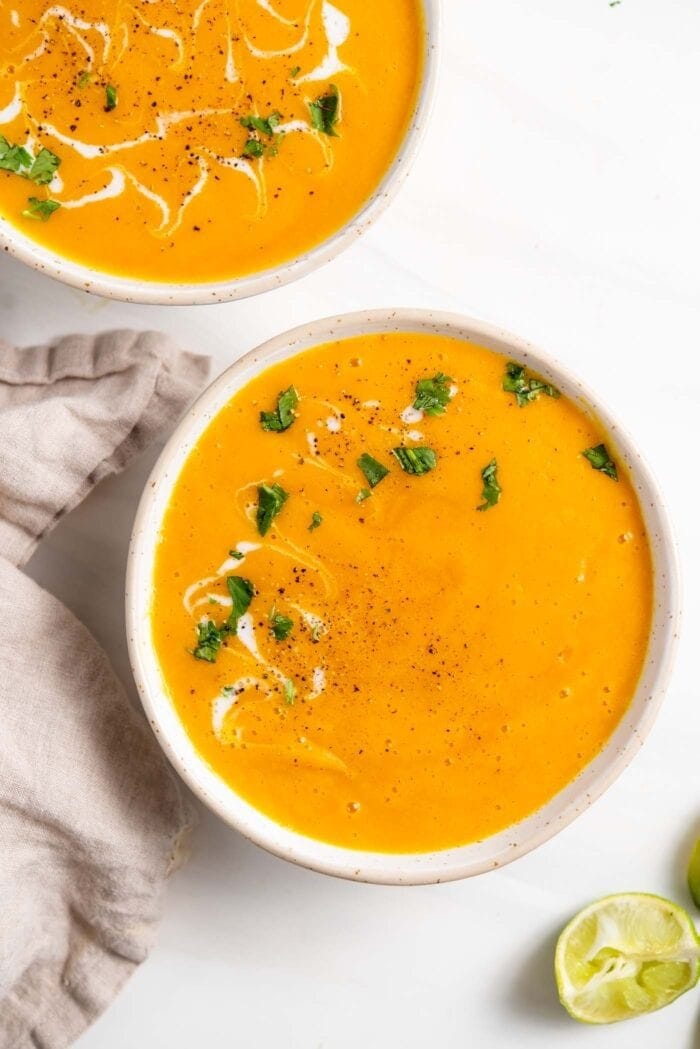 slow-cooker-butternut-squash-soup Butternut squash soup in a bowl.