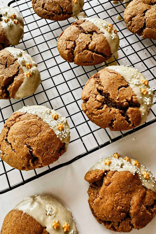 Soft Vegan Gingerbread Cookies