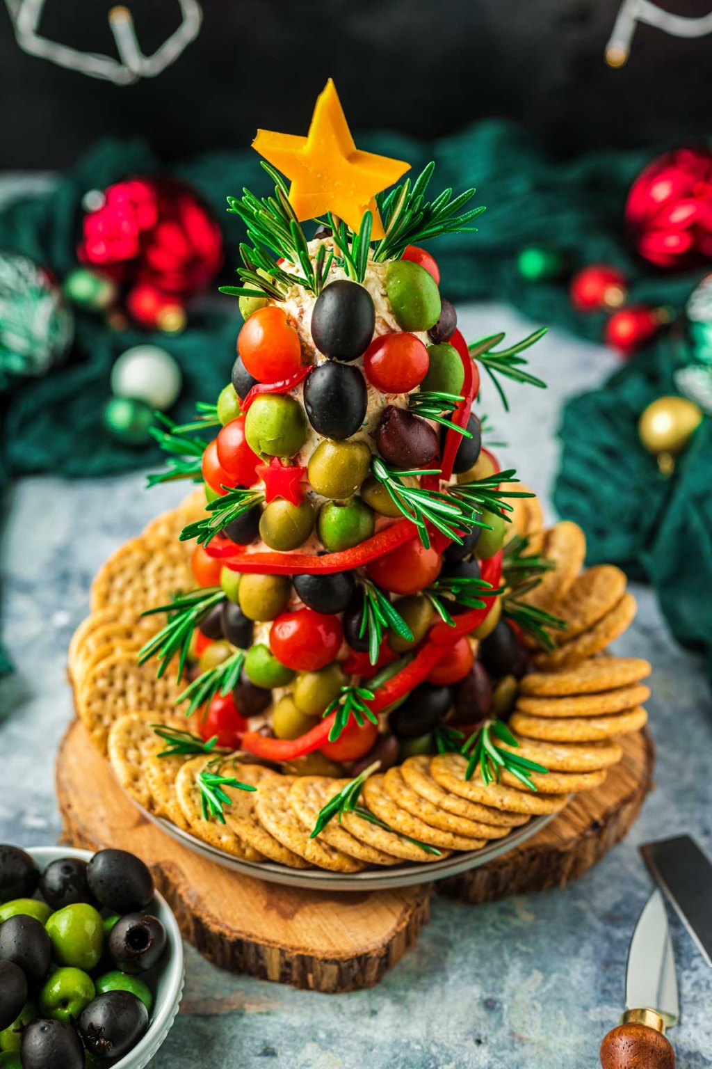 Christmas Tree Cheese Ball