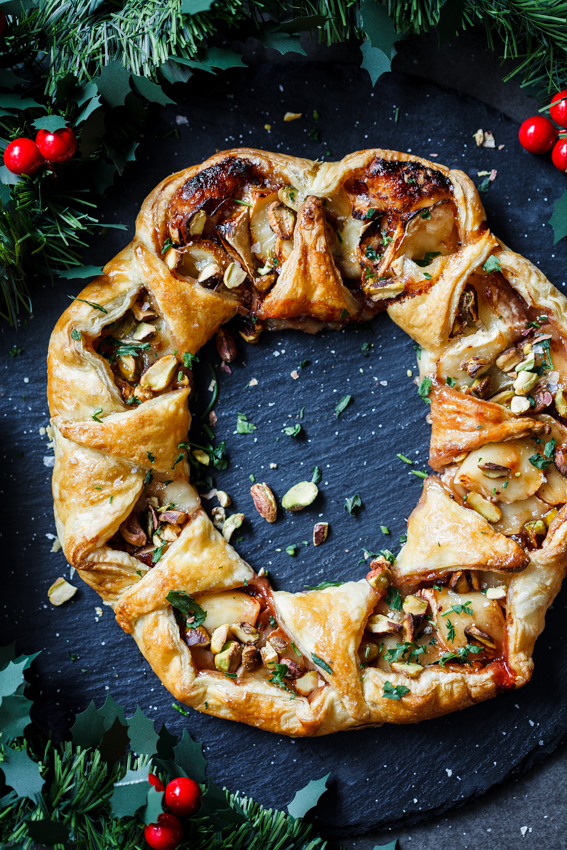 Cranberry Brie Puff Pastry Wreath