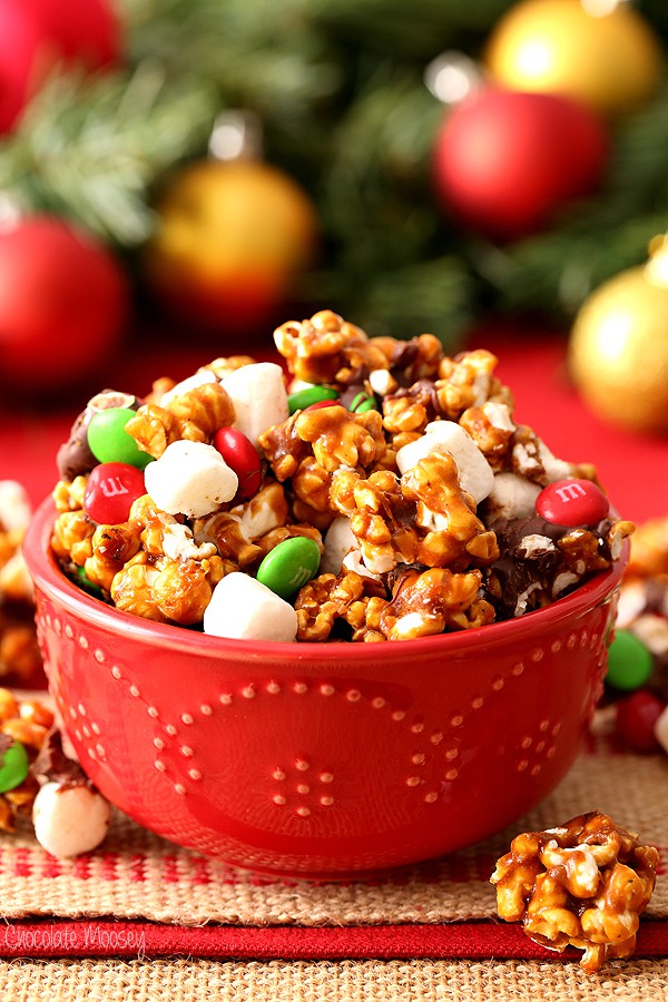 Gingerbread Popcorn Snack Mix