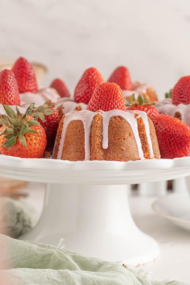 Mini Strawberry Bundt Cakes