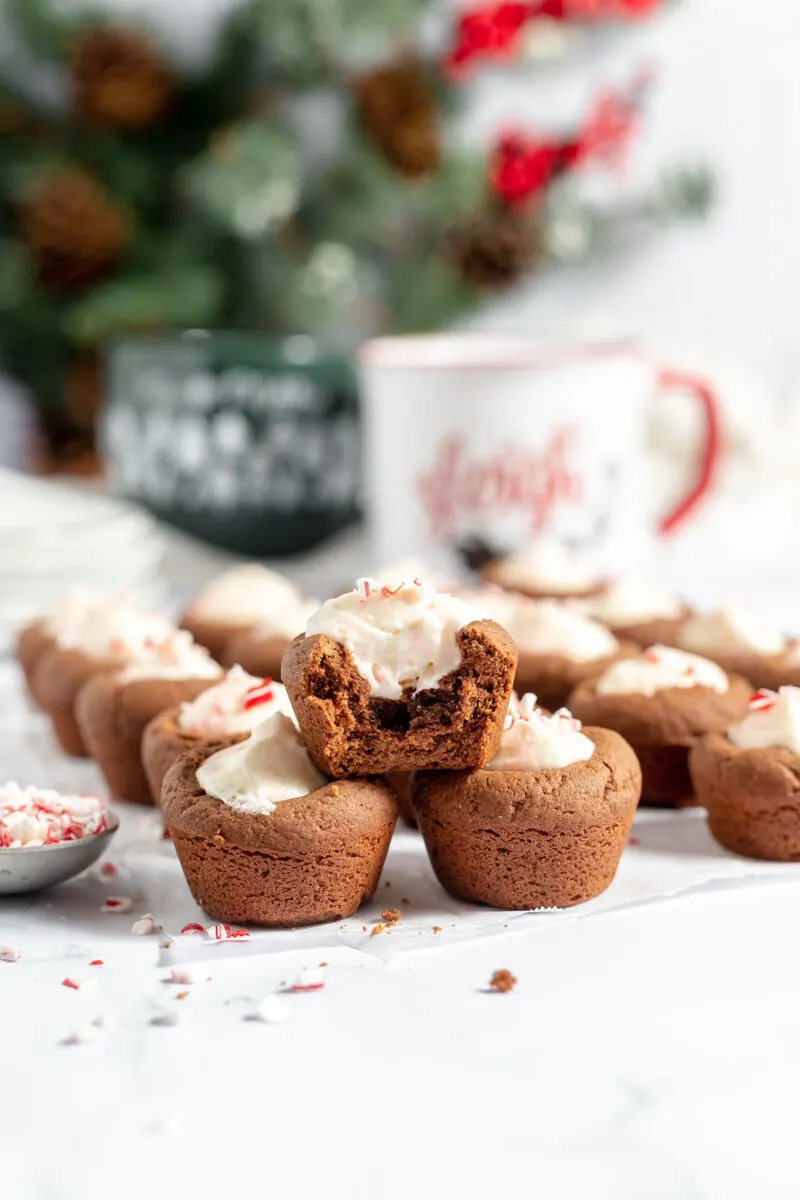 PEPPERMINT CHEESECAKE COOKIE CUPS
