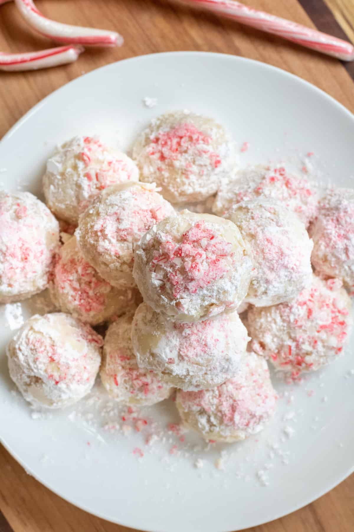 PEPPERMINT SNOWBALL COOKIES