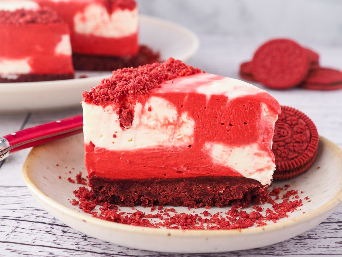 Red Velvet Oreo Cheesecake