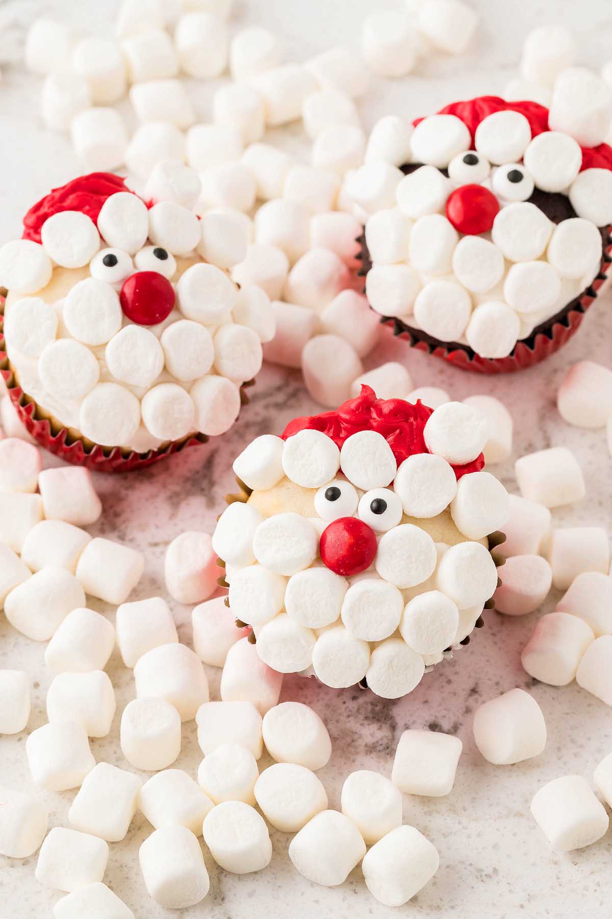 SANTA CUPCAKES