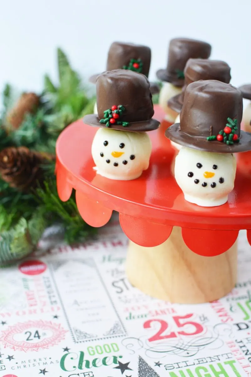 CHRISTMAS SNOWMAN TRUFFLES