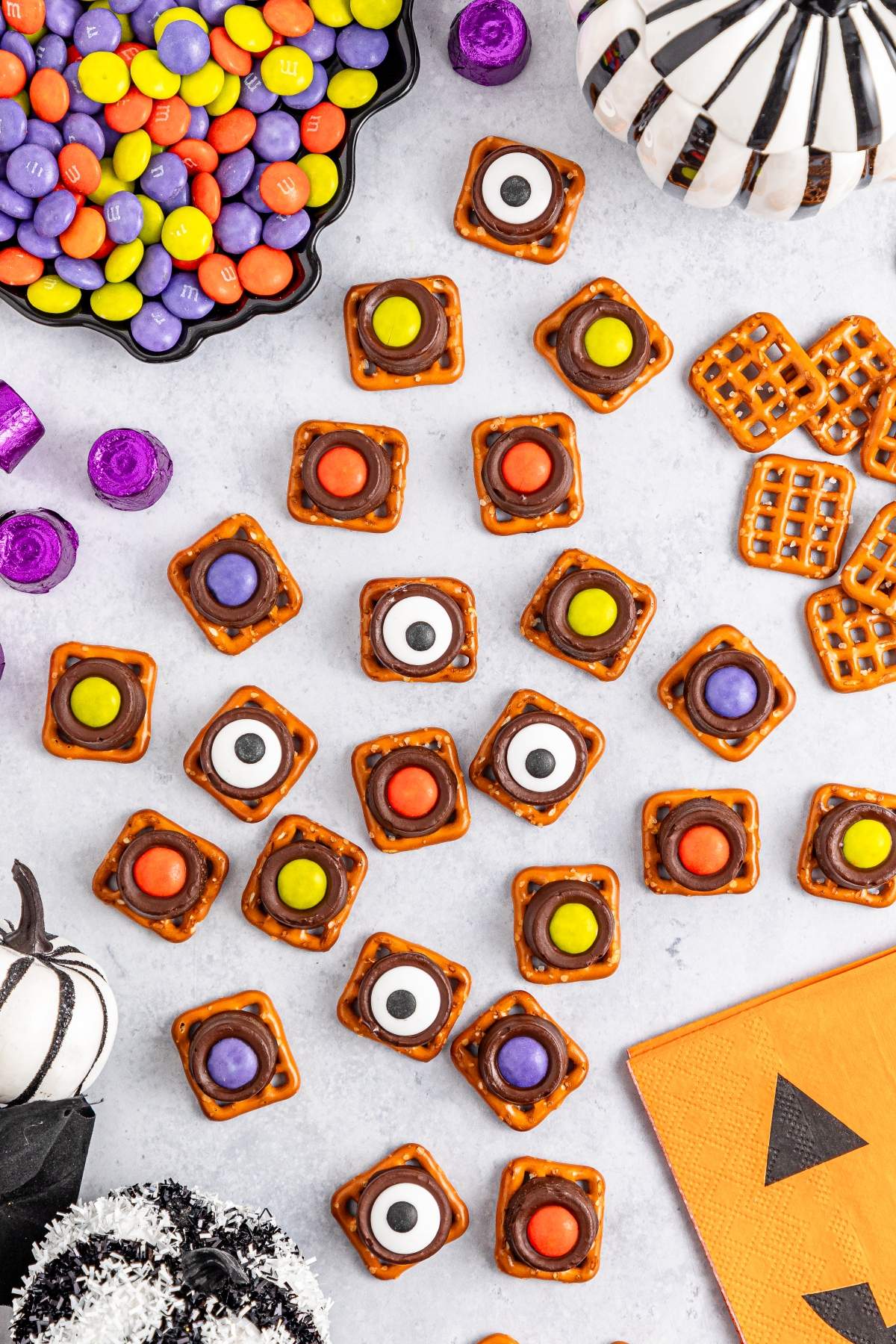Halloween Pretzel Snacks