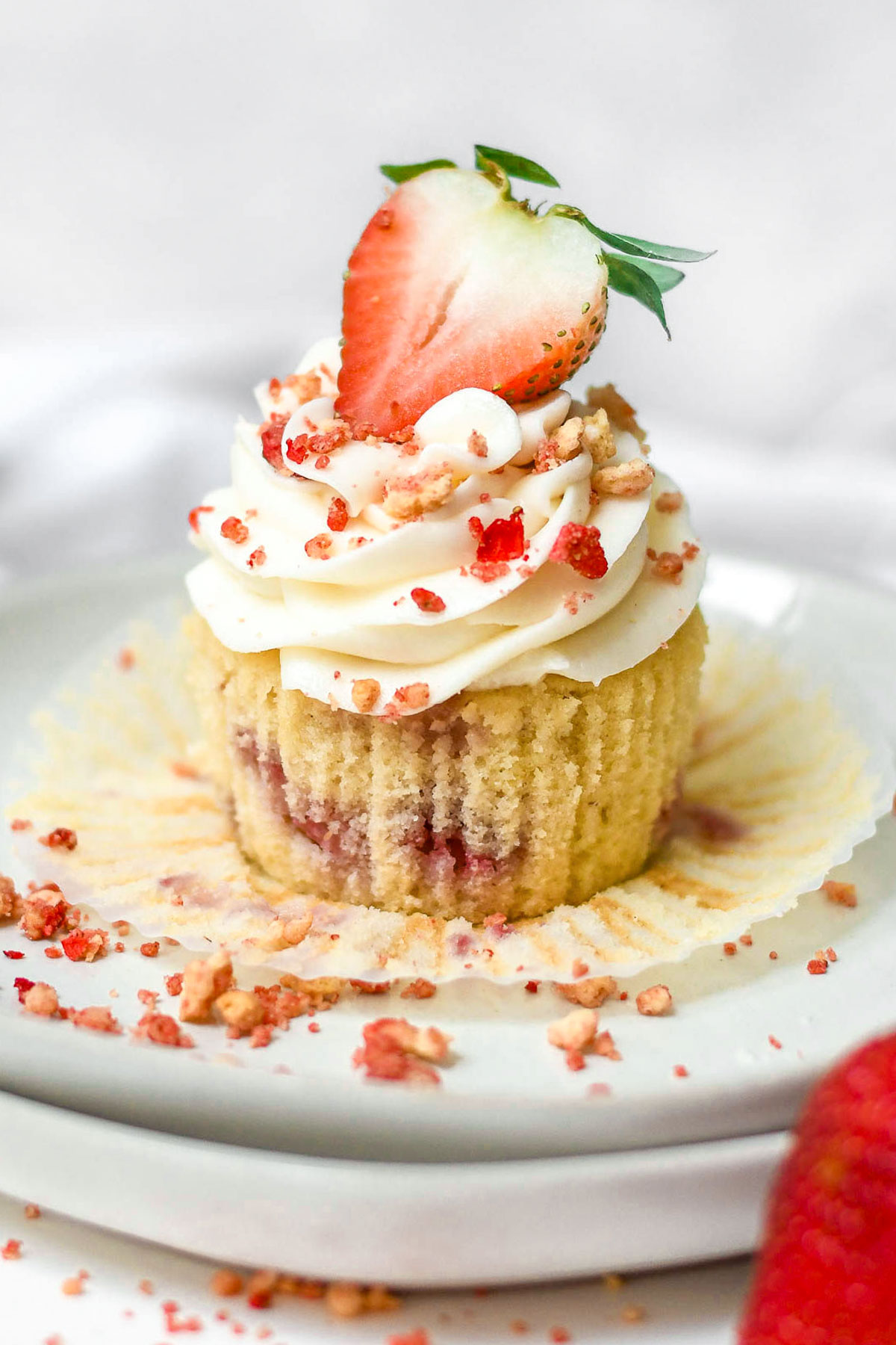 Strawberry Crunch Cupcakes